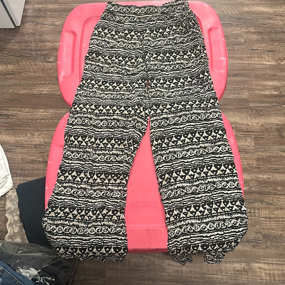 Patterned pants